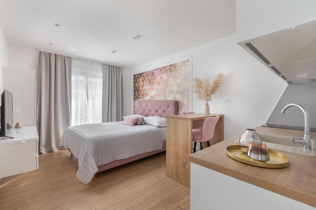 Ivmalu Apartments Tučepi Eksteriør billede