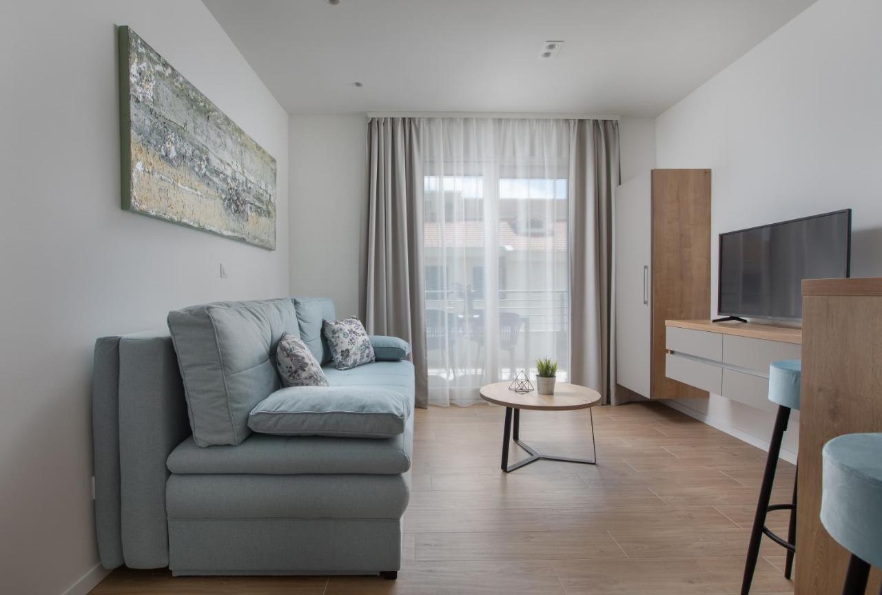 Ivmalu Apartments Tučepi Eksteriør billede