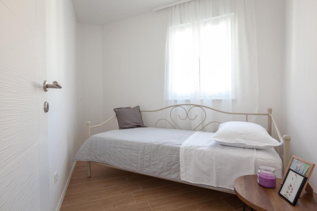 Ivmalu Apartments Tučepi Eksteriør billede
