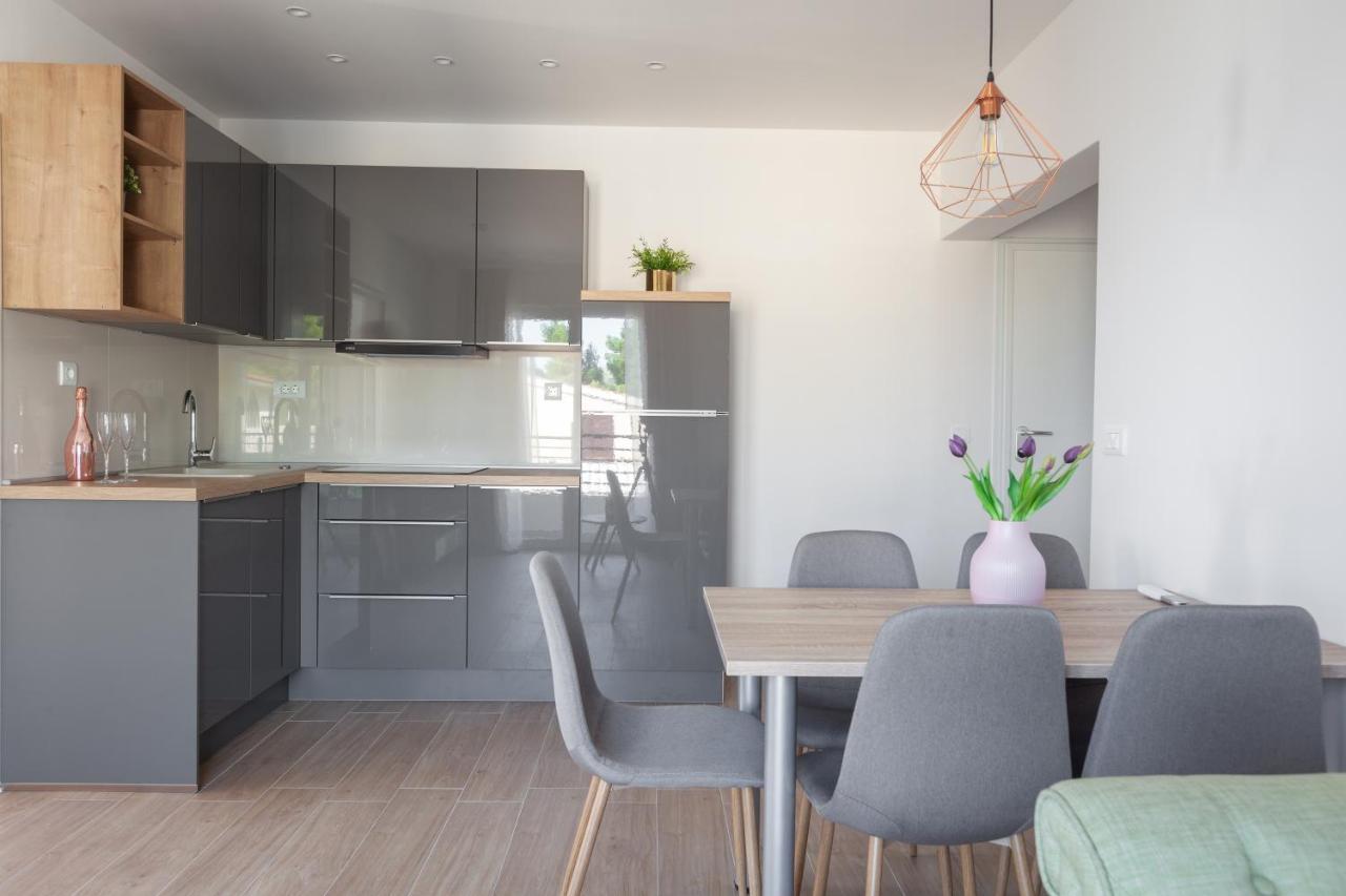 Ivmalu Apartments Tučepi Eksteriør billede